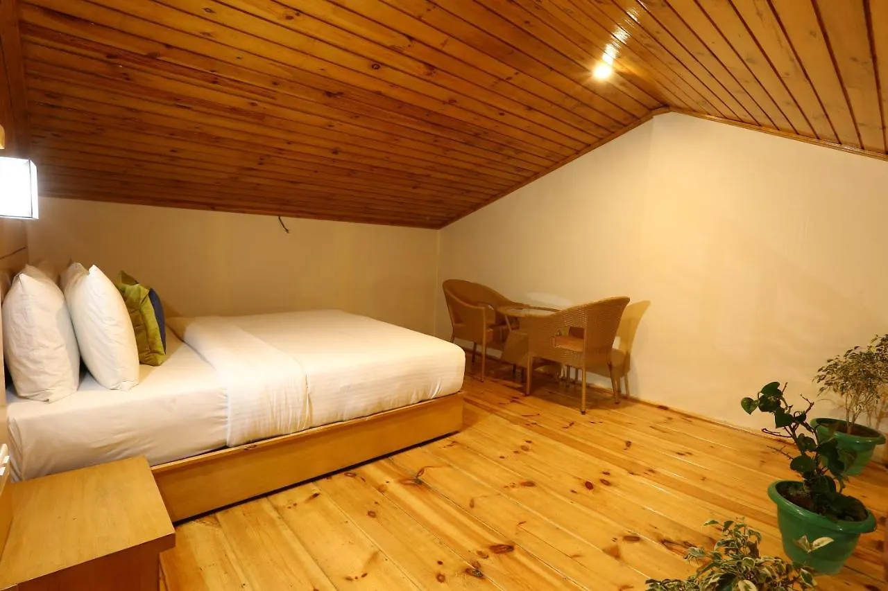 The Byke Nature Vilas Pure Veg Shimla Hindistan